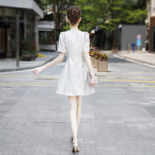 显瘦气质裙子女夏季2024气质，钉珠镶钻收腰提花高端精致连衣裙