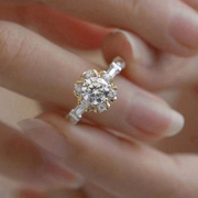 梵大福 显钻好看的钻石女戒 双色18K金结婚钻戒 女款镶钻指环