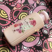 日本 House Of Rose玫瑰蜜语 花香滋润保湿去角质沐浴露250ml