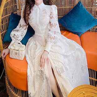 2024春装时尚修身白色蕾丝，刺绣镂空长袖连衣裙越南设计师