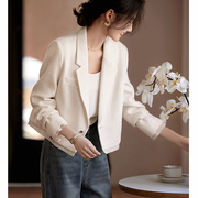 白色西装外套女春季2024法式小香风优雅正，肩休闲拼接短款上衣