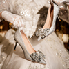 银色水钻伴娘鞋细跟中跟尖头蝴蝶结配白纱的新娘鞋百搭水晶鞋婚鞋