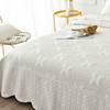 欧式绣花床盖三件套夹棉2022年高档白色，绗缝被床单ins床裙式