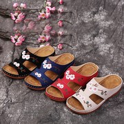 Oversized slippers for women's summer shoes坡跟绣花拖鞋