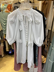2024夏季韩版时尚ins潮法式复古重工玫瑰花圆领中袖气质衬衫