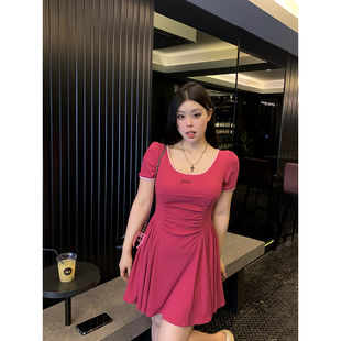 黑泽玄七微胖mm2023夏季方领收腰显瘦连衣裙多巴胺时尚短裙女