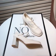 法式复古玛丽珍鞋女2024方头漆皮一字扣带粗跟单鞋白色高跟鞋