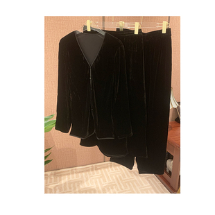 高级优雅黑色真丝丝绒三件套斜裁显瘦v领衬衫，+半裙+锥形裤34653