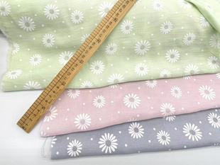 夏季薄款马卡龙(马卡龙，)粉色+浅绿色+灰蓝色雏菊，胶印印花化纤麻布料