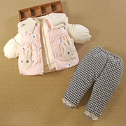 0一1岁女宝宝秋冬装，外出三件套加厚羽绒棉衣婴儿，服分体款外套装季