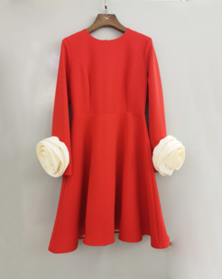 法式设计感重磅时尚手工立体花朵红色简约显瘦中长裙气质连衣裙女