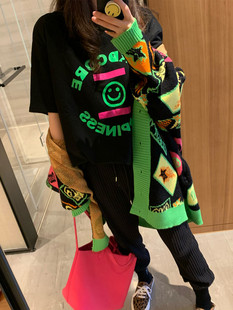 韩国2024夏季女装绿色字母，荧光粉撞色宽松黑色短袖t恤