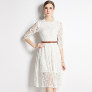 春夏季时尚中袖纯白色优雅气质，修身显瘦性感，镂空蕾丝连衣裙女