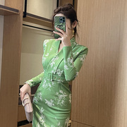 2024春装通勤绿色印花连衣裙职业装气质收腰包臀长裙女20914
