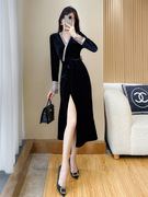 高档黑色金丝绒连衣裙2024高端气质，长袖v领修身显瘦包臀裙子