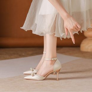法式仙女风白色婚鞋新娘鞋婚礼鞋尖头细跟一字带高跟鞋拍婚纱照鞋