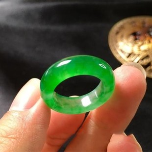 天然缅甸老坑a货翡翠玉戒指，冰种满色阳绿指环，辣绿男女款戒圈尾戒