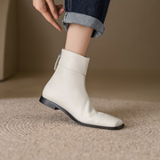 时尚白色平底方头短靴女2023年气质瘦瘦靴秋冬季加绒显瘦靴子