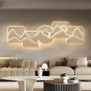 大气高档沙发背景墙山水挂画背靠金山现代轻奢客厅装饰画高级感