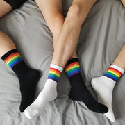 4双六色彩虹中长筒，纯棉防臭男式袜子，白袜控六色条纹潮短筒毛巾底