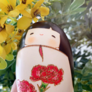 日本进口卯三郎母亲节妈妈生日康乃馨娃娃女孩手工木雕摆件