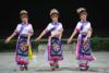 羌族服装服饰少数民族舞蹈演出表演服装盛装舞台装女装人白色长款