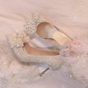 尖头主婚鞋新娘鞋2024主，婚纱秀禾水晶鞋，仙女风伴娘细高跟鞋女