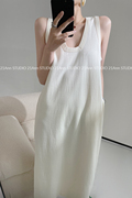 2023夏白色(夏白色)长款背心，连衣裙女设计感方领简约无袖低领宽松长裙