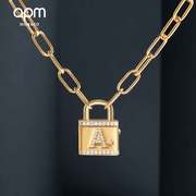apmmonaco字母吊坠锁项链，金黄色精致百搭女生时尚ac6906oxy