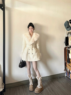 2023冬装小香风韩系女主穿搭高级感超好看白色短款西装毛呢外套女