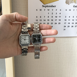 冷淡风方形钢带手表女韩版小众品牌学生复古数字考试考研女表