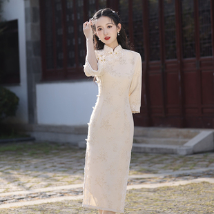 白色旗袍2024改良年轻款，少女订婚礼服，新中式连衣裙民国风女装