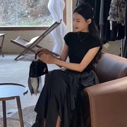 设计不规则裙摆连衣裙女外穿夏季新款赫本风时尚高级感百搭小黑裙