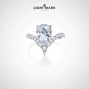 lightmark小白光18k金钻石(金钻石)戒指，水滴型钻戒梨形女戒v型戒臂镶钻