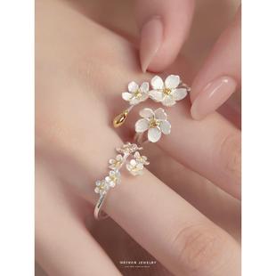 『梨花声』为晚s925纯银花朵，开口戒指女款食指，小众设计复古风礼物