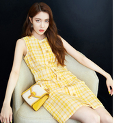 宋妍霏同款黄色格子连衣裙女夏季法式收腰显瘦无袖小个子背心裙子