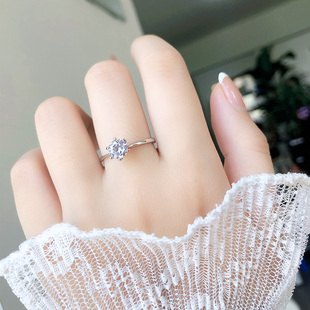莫桑钻戒指女轻奢高级感结婚求婚莫桑石装饰(石装饰)锆石一克拉仿真钻戒