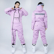 滑雪服连身户外防寒服，女款一体保暖挡风加厚衣裤登山棉服