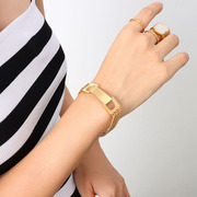 潮人手饰女生欧美ins风韩版时尚手腕表带式手链，钛钢金色饰品手镯