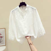 法式夏季绣花镂空白色宽松纯棉短袖，衬衫女v领七分袖日系上衣