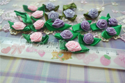 E27尾-重瓣丝带玫瑰花带叶子粉色和紫色宠物围兜装饰发饰配件