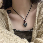 新中式复古黑色蝴蝶编织项链女小众设计清冷感锁骨链情侣毛衣链子