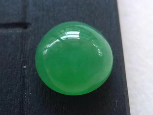 天然翡翠a货冰种透光阳绿色玉石正圆，饱满蛋面戒面戒指珠宝镶嵌件