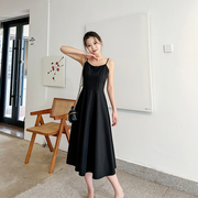 夏天法式黑色吊带连衣裙，2024女春秋长款质感高级气质，显瘦长裙
