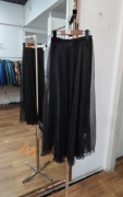 女装时尚优雅黑色，欧根纱蓬蓬裙，伞裙松紧腰半身裙