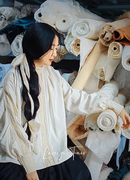 兰奕屋语原创设计米色，立领蕾丝拼接古董娃娃衫，灯笼袖宽松衬衫