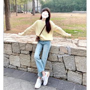 圆领黄色毛衣女(毛衣女，)2024年春秋季韩版长袖上衣显瘦牛仔裤两件套装