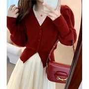 新年红色v领毛衣外套，女春秋高级感超好看复古短款泡泡袖针织