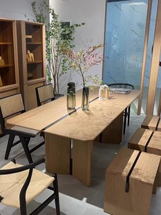 北欧实木餐桌椅组合现代简约家用原木长桌轻奢办公桌日式吃饭桌子