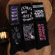四季款黑色潮袜男士个性美式街头嘻哈字母运动滑板街舞中长筒袜子
